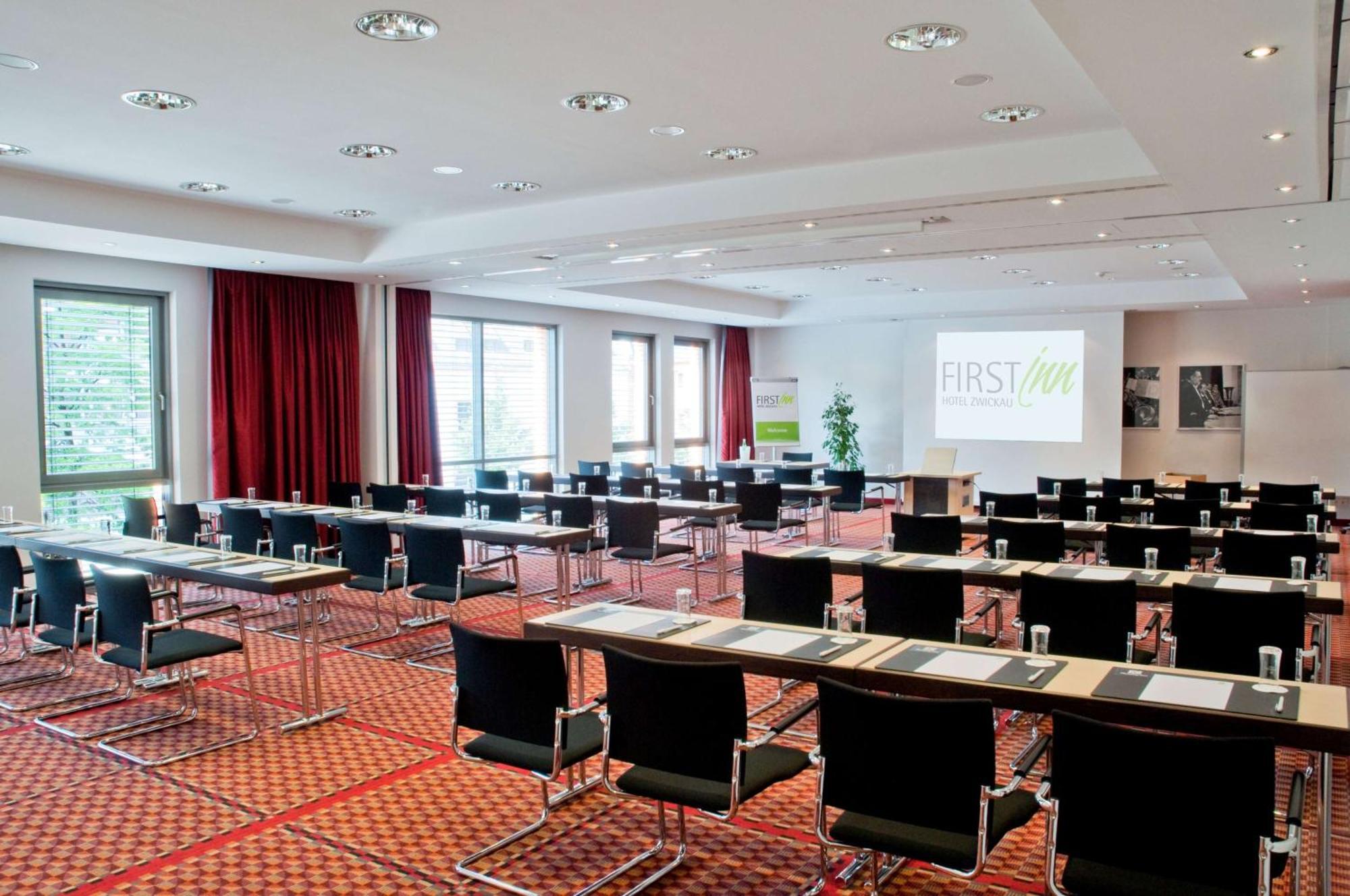 First Inn Hotel Zwickau Eksteriør bilde