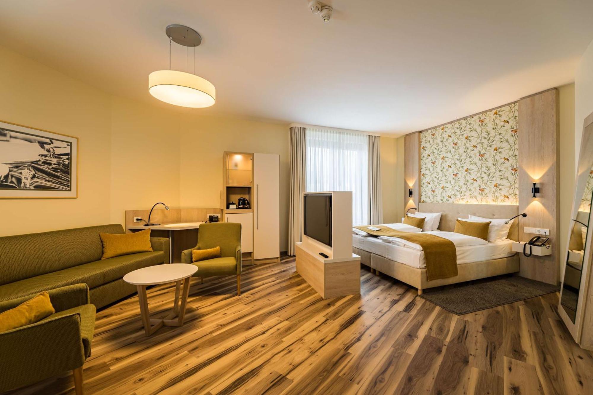 First Inn Hotel Zwickau Eksteriør bilde