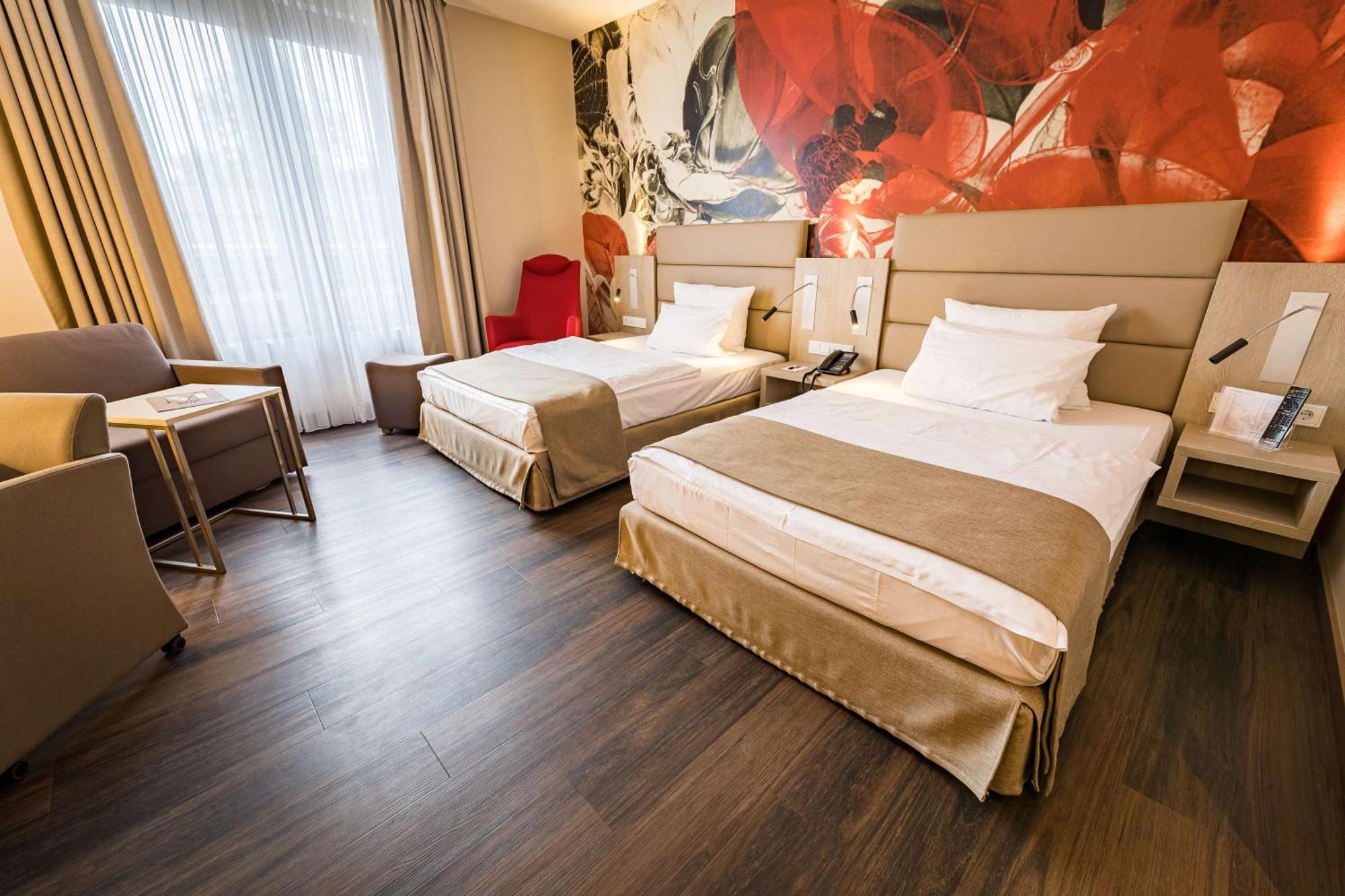 First Inn Hotel Zwickau Eksteriør bilde
